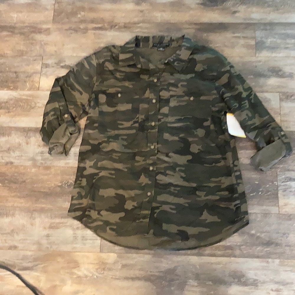 Social Standard Camo Top
